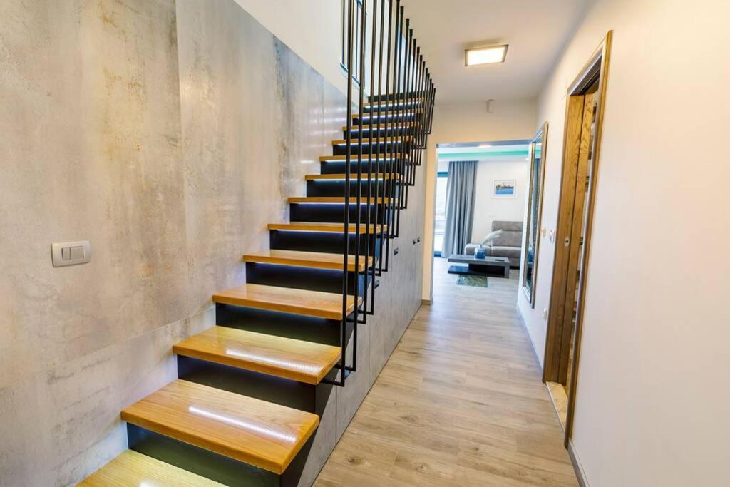 Ferienhaus Luxury Stocia With Swimming Pool, Sauna And Jacuzzi In A Peaceful Location In *