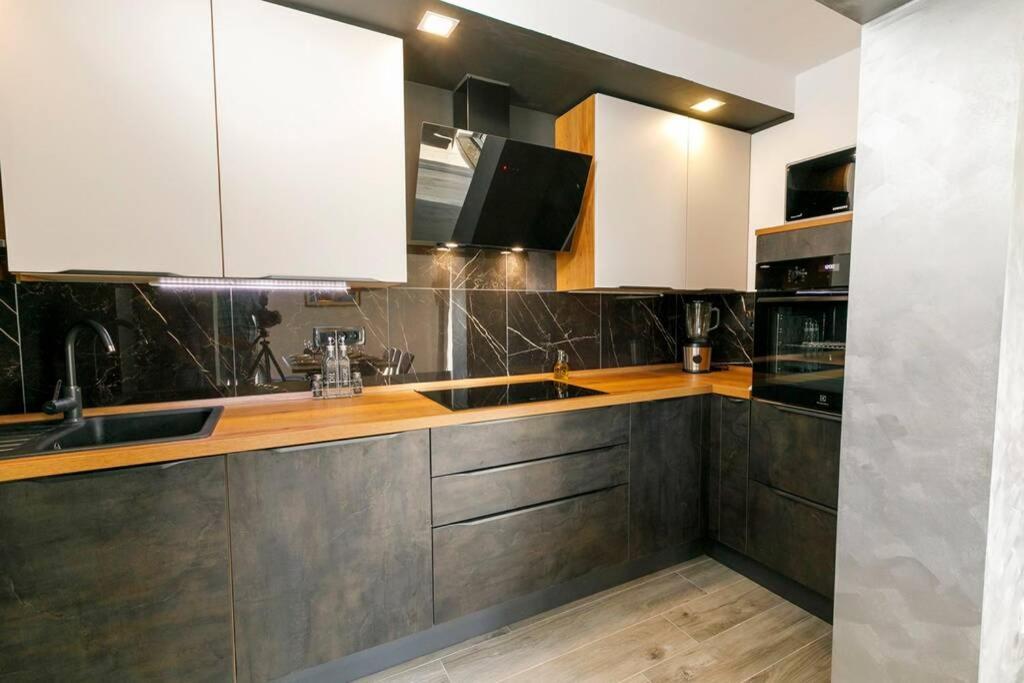 Luxury Stocia With Swimming Pool, Sauna And Jacuzzi In A Peaceful Location In Ferienhaus *