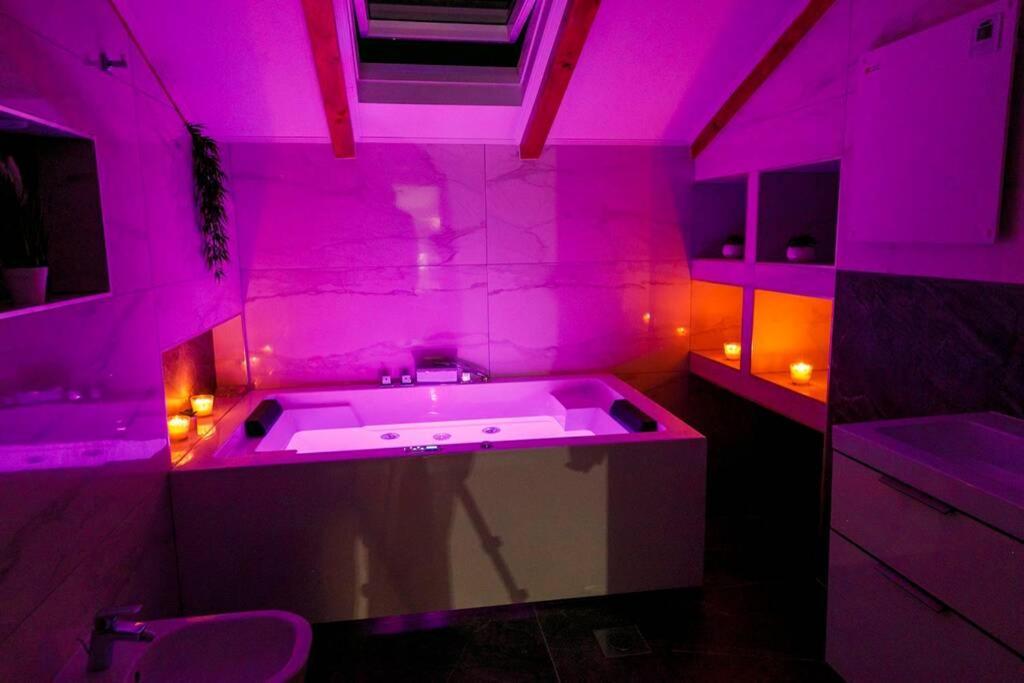 Ferienhaus Luxury Stocia With Swimming Pool, Sauna And Jacuzzi In A Peaceful Location In