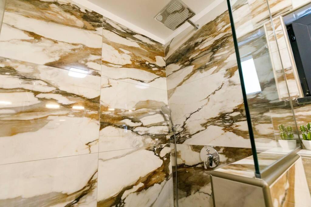 Ferienhaus Luxury Stocia With Swimming Pool, Sauna And Jacuzzi In A Peaceful Location In Split